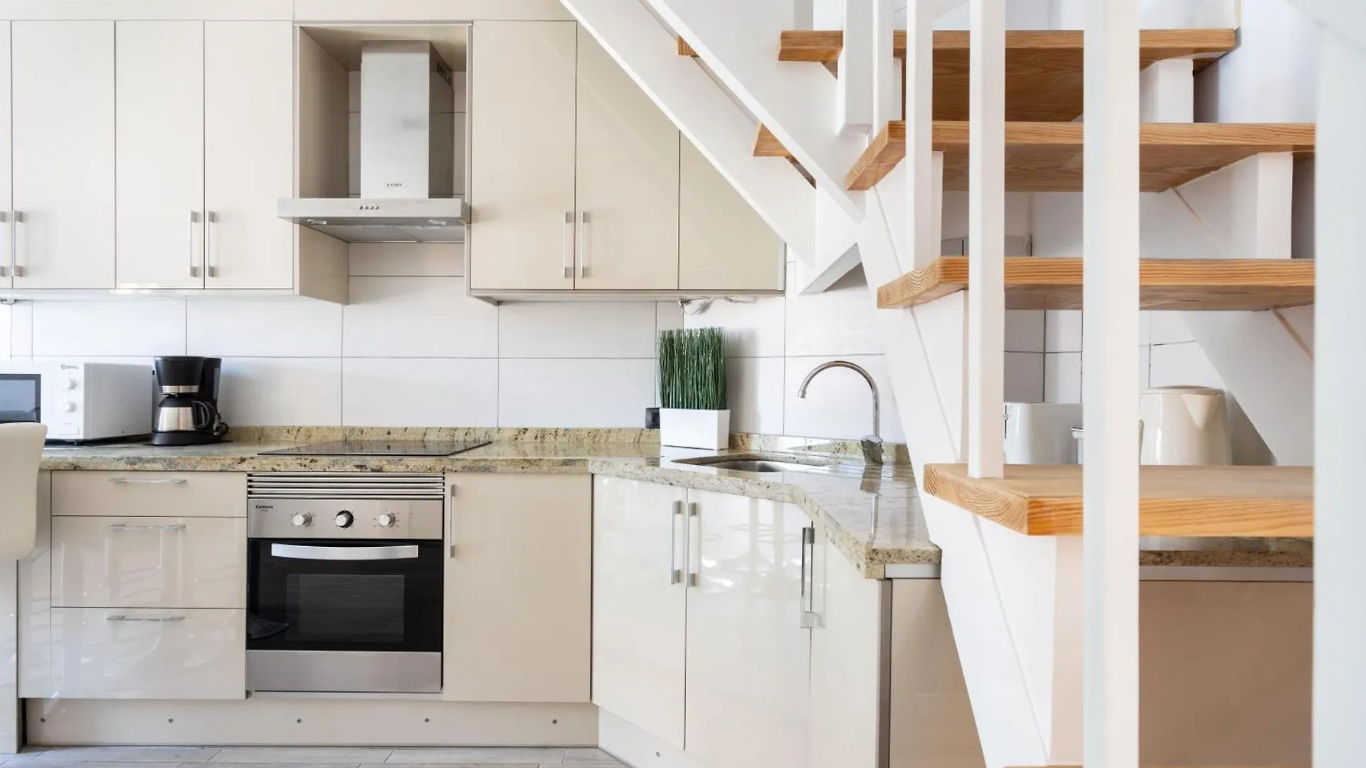 Apartment Moderne Wohnung Mit Meerblick Und Pool Playa de las Americas  Spain