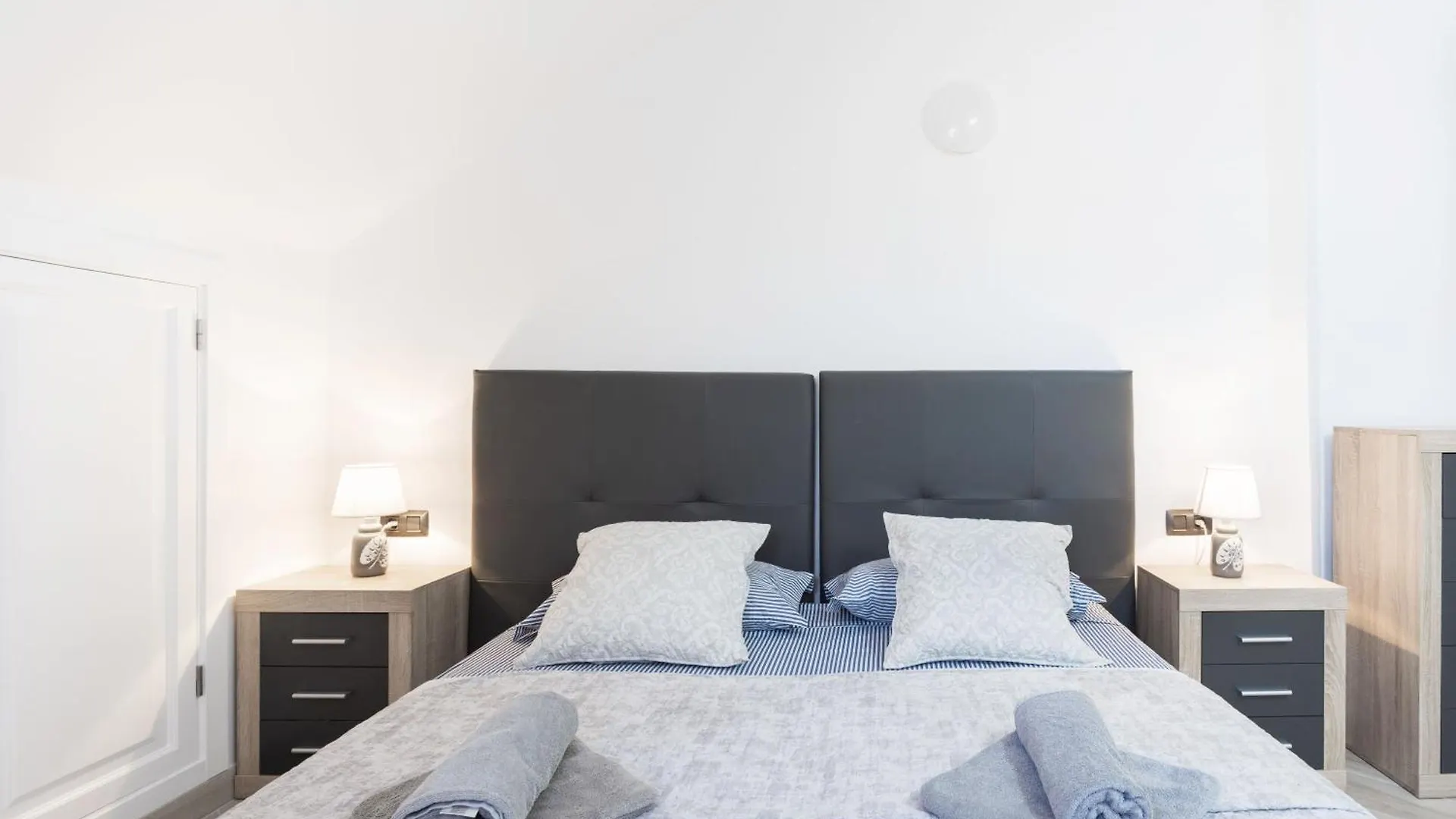 Apartment Moderne Wohnung Mit Meerblick Und Pool Playa de las Americas  Spain