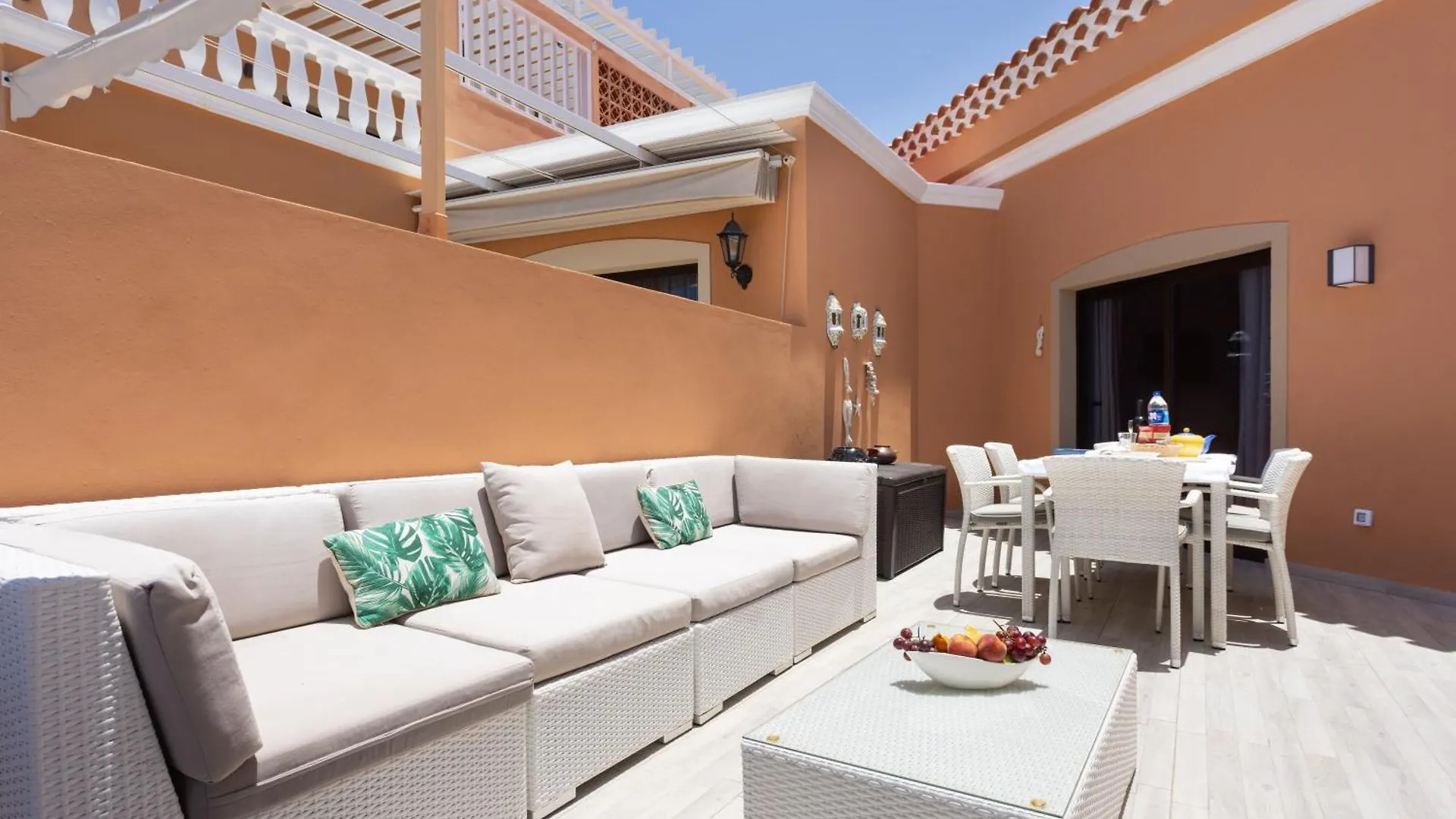 Moderne Wohnung Mit Meerblick Und Pool Playa de las Americas  Spain